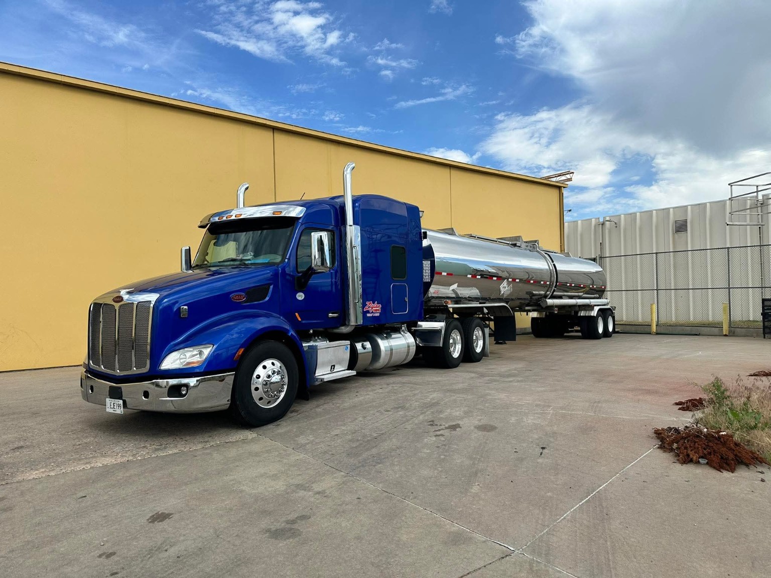 Blue Ziglar Transport Peterbilt in service